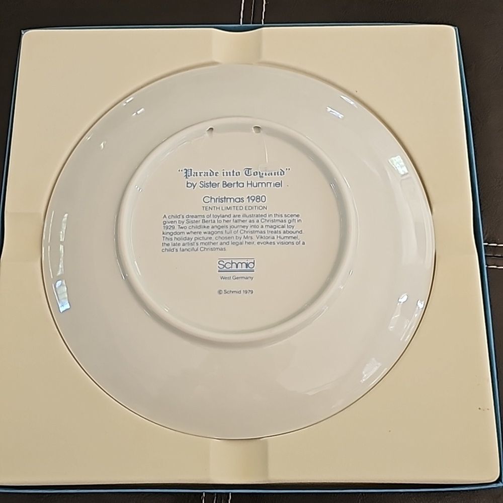1980 Schmid Christmas Plate "Parade into Toyland" by Sister Berta Hummel - Picture 3 of 4